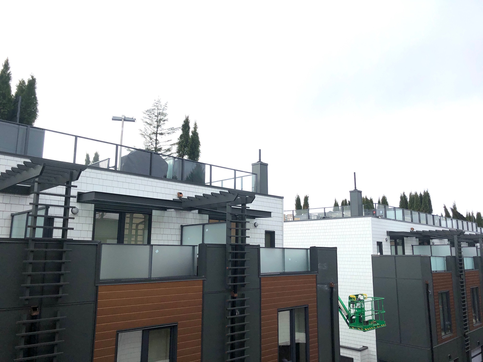 roof top privacy dividers and railings north vancouver