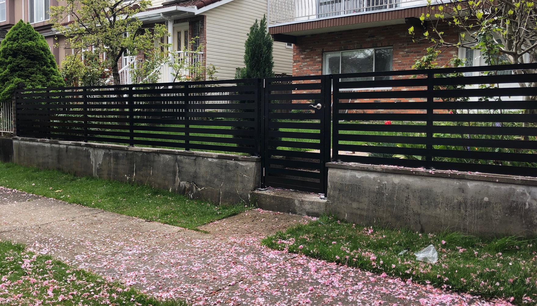 aluminum slat fence and gate vancouver